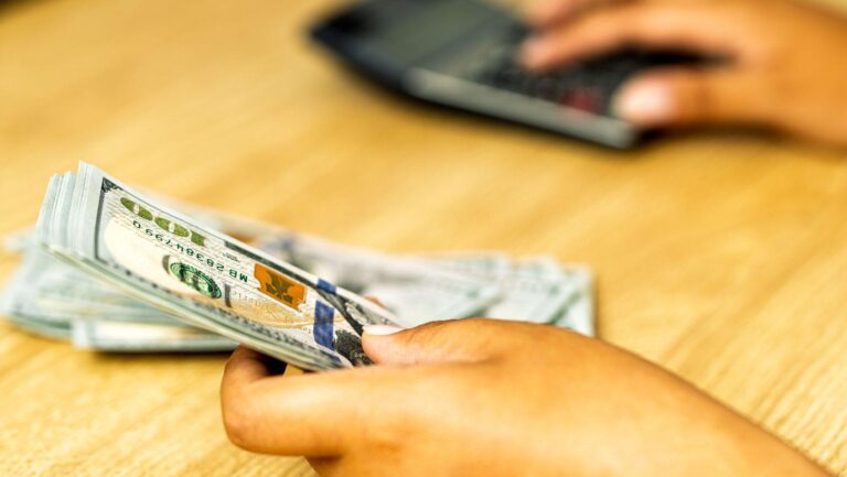 Non-Custodial vs Custodial Crypto Payment Gateways: Key Differences Explained